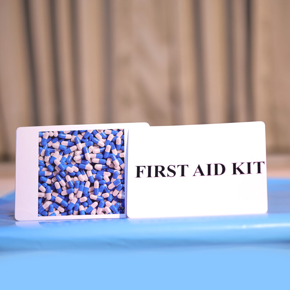 FIRST AID KIT - Image 3