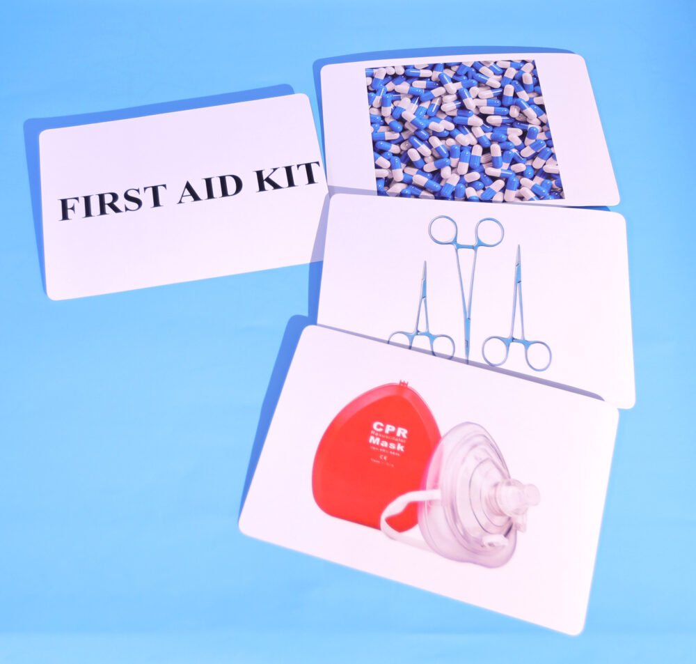 FIRST AID KIT - Image 4